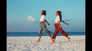 COLLYERTWINS  MALDIVES  KURUMATHI ISLAND [upl. by Linehan]