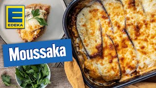 Traditionelles MoussakaRezept  Griechischer Auberginenauflauf mit Hackfleisch [upl. by Irik]