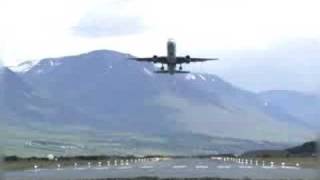 Boeing 757 takeoff in Akureyri Iceland [upl. by Tima784]