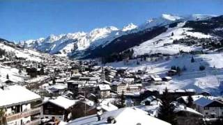 LA CLUSAZ visite de la station en hiver [upl. by Ennaecarg]