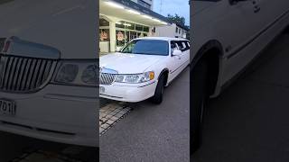 Cooler Chauffeur präsentiert Ford Lincoln Stretchlimousine automobile travel funny [upl. by Sonja]