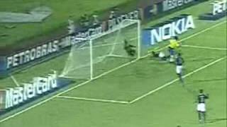 Brasil 1 x 0 Equador Eliminatórias 2006 [upl. by Ahtinak640]