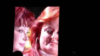 Wynonna Judd amp Naomi Judd aka The Judds  Love Can Build a Bridge [upl. by Helmut]