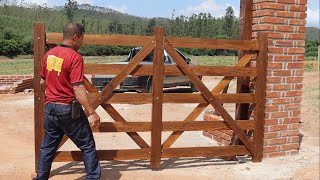 O CLIENTE QUERIA UMA PORTEIRA PRA DURAR  O marceneiro fez usando madeira de ipê reciclada [upl. by Ardek]