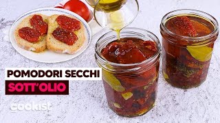 Pomodori secchi sott’olio come prepararli in casa in pochi passi [upl. by Eizeerb]