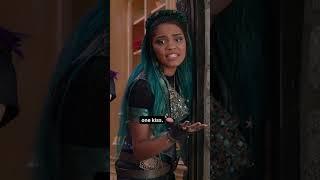 Descendants 3 Queen of Hearts New Outfit Revealed Exclusive Footage [upl. by Marthe]