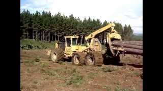 Skidder Tigercat 635D [upl. by Gibeon]