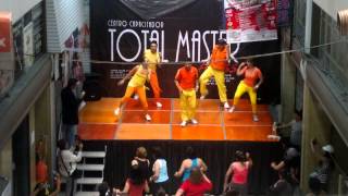 Sunday Fit Dance Fit con Geovanni Durán en Total Master Fitness 10 de Junio de 2012 03 [upl. by Engis]