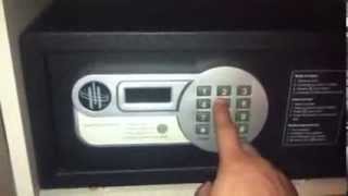 How to hack hotel safe [upl. by Carlin]