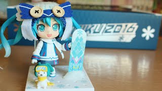 Snow Miku 2016 Owl Ver  Nendoroid No 570  Unboxing [upl. by Cookie]