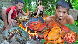 Crab cooking in jungle  Eating delicious  Primitive technology [upl. by Howes583]