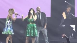 Similares Enamorada  Laura Pausini Similares Tour 2016 [upl. by Minardi]