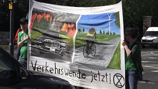 Demo zum Thema Verkehrswende mit Swarming auf Reuterstraße in Bonn am 060424 [upl. by Raab]