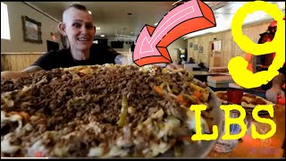 CHARLIE’S MASSIVE 9 LB STUFFED PIZZA CHALLENGE 60 MOM VS FOOD MOLLY SCHUYLER CRUNCHY [upl. by Buderus]