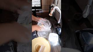 Lavando uma loucinha de leve 🫧💦🧽🧼 asmr lavandolouça satisfying asmrvideo cleaning [upl. by Snider]