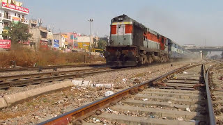 ChandigarhBandra Express roars through Palam [upl. by Suehtomit]