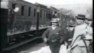 LArrivée dun train en gare de La Ciotat 1895 [upl. by Rovit329]