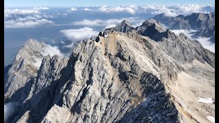 HubschrauberRundflug über Neuschwanstein nach Schloss Linderhof zur Zugspitze in 4K [upl. by Resarf]