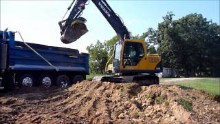 Volvo 140 Excavator Loading Dirt [upl. by Conall212]