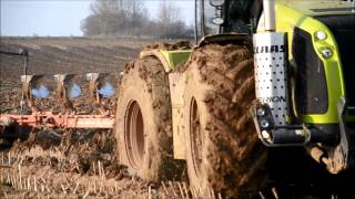 Claas Xérion 5000 amp GrégoireBesson HARD Condition at Ploughing 2014 [upl. by Enaywd]