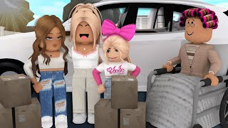 MOVING INTO OUR NEW ROLEPLAY HOME  Roblox Bloxburg Roleplay  WITH VOICES [upl. by Namie480]