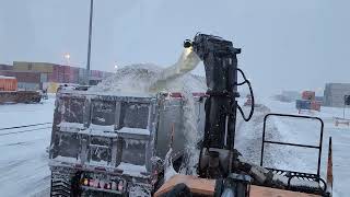 Opération déneigement à Montréal le 13 janvier 2023 avec un Larue D60 [upl. by Ydnir394]