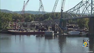 Intermittent closures of the Mississippi River Bridge at Lansing [upl. by Nnaer]