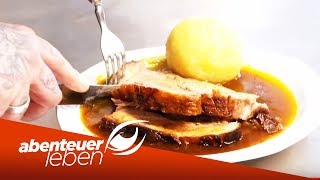 Bayerischer Schweinebraten Kochen im ältesten Wirtshaus der Welt  Abenteuer Leben  kabel eins [upl. by Tristam]