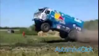 Kamaz Dakar 2014 опасный прыжок [upl. by Ardnasirk]