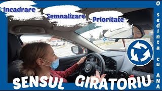 Incadrare semnalizare si prioritate in sensul giratoriu  cu Ana la scoala de soferi [upl. by Nahtal777]