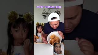 ambil kentang papa cutebaby cute mukbang ayam kentang kentucky ambil [upl. by Enasus]