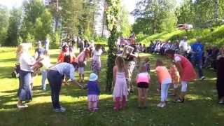 Dans runt midsommarstång i Månsbyn Kalix 2013 [upl. by Janessa628]