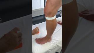 Quick Patella Taping functional solution for Jumper Knee in one step technique [upl. by Lebana]