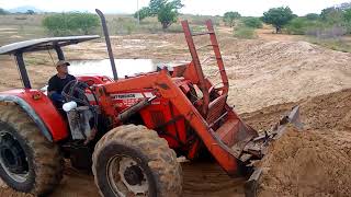 Massey Ferguson 292 4x4 com Lâmina Baldan fazendo barreiro [upl. by Wyn]