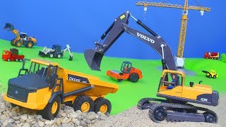 Bagger Lastwagen Spielzeugautos Truck amp Kran Baustelle für Kinder  SIKU Toys Spielwaren deutsch [upl. by Weywadt]