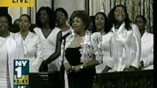 A 90 anni la mamma di Whitney Houston conferma finalmente le voci [upl. by Atrebor]