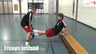 Spielerisches Krafttraining im Unihockey [upl. by Lagasse]