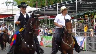 Así se gozó el público la Cabalgata en la Feria de Cali 2011 [upl. by Herman]