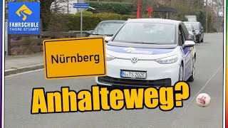 Anhalteweg bei 30kmh vs 50 kmh  Was kann passieren  Fahrschule Stumpf [upl. by Luthanen]