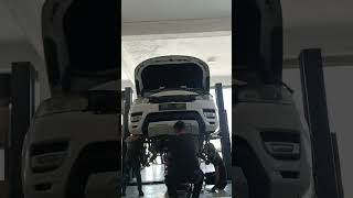 Range Rover Sport 20 motor hararet yüzüne motoru aşağıya alındı [upl. by Ardeen]