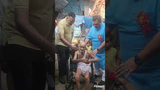 donate wheelchair to seniorcitizen at slumarea naraina happy seniorcitizen charity program [upl. by Lotz]