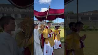 Procession de la FêteDieu à la Communauté SaintMartin [upl. by Adiaj644]