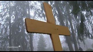 Gruselige Entdeckung auf Friedhof in Schlangenbad [upl. by Enoj]