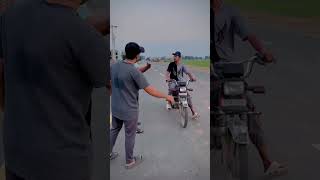 Ajj To Koi Lift De he Dy ga FunnyVideosLiftDeDoViralVideoDesiStylePakistaniComedyIndianComedy [upl. by Lemra]