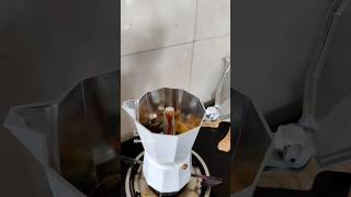 how to properly use a moka pot😎 [upl. by Eiser540]