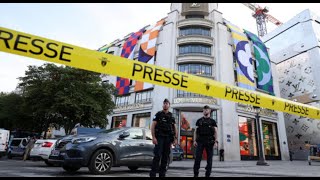 Attaque au couteau à Paris  lagresseur soupçonné dun meurtre une heure plus tôt à Courbevoie [upl. by Adekan]