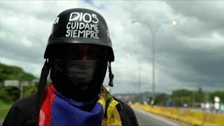 quotLa Resistenciaquot que protesta contra el gobierno de Venezuela  DOCUMENTAL BBC MUNDO [upl. by Eniortna]