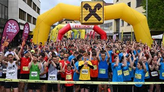 Bludenz läuft 2023  Tausende starten zum Halbmarathon im Zentrum der Alpenstadt [upl. by Hayott]