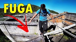 HOTEL ABANDONADO DISPAROU ALARME ► FUGA DO SEGURANÇA EXPLORAÇAO [upl. by Najtsirk]