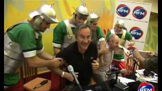 Un reveil au Parc Astérix RFM Radio [upl. by Maria662]